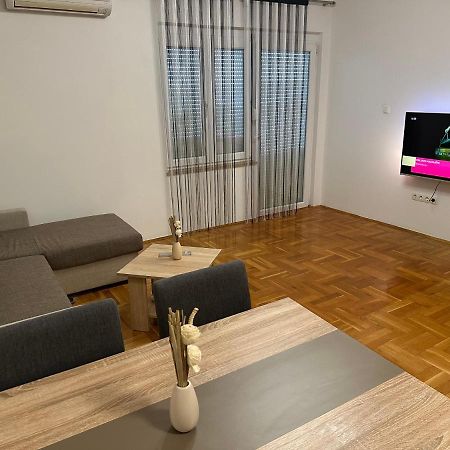Apartamento Apartman Aurora Kaštel Novi Exterior foto